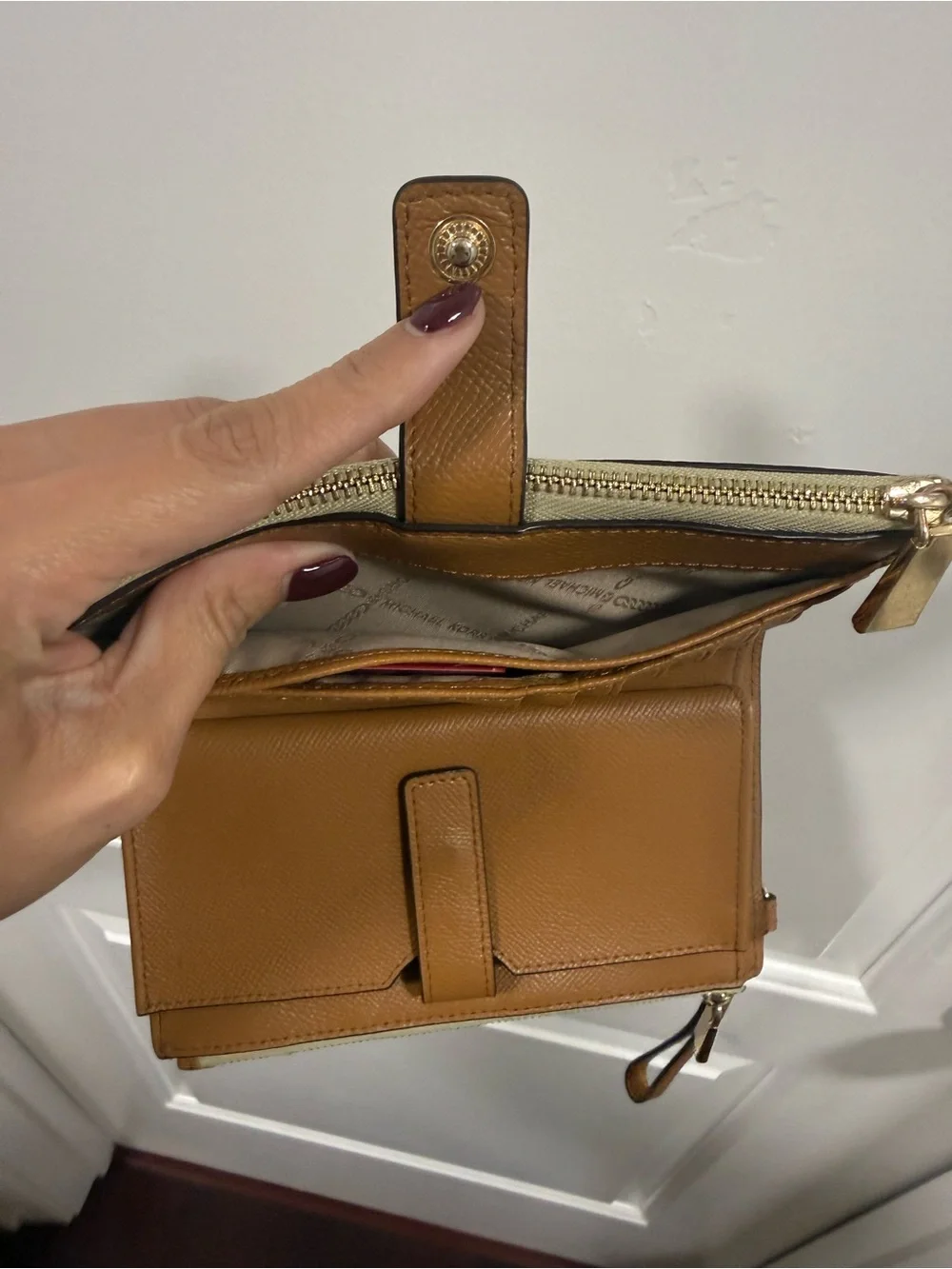 Michael Kors Logo Signature Wristlet Wallet